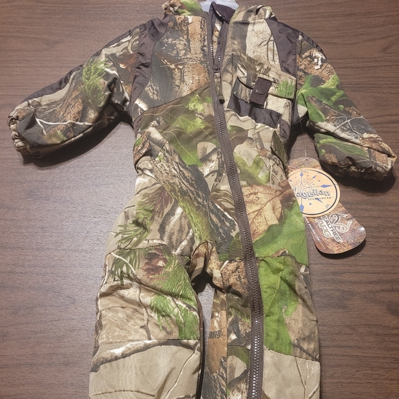 Lil Magellan camo winter suit 0-3 months NWT - Picture 2 of 7